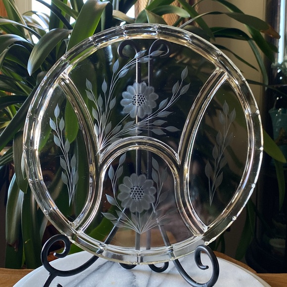 Vintage W.J. Hughes 10.25” Cornflower Etched Scalloped Divided Relish Platter - Picture 7 of 11